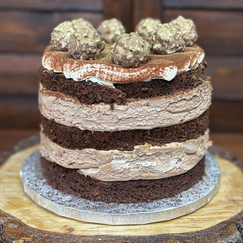 Tort Ferrero Rocher artizanal cu ciocolată și alune
