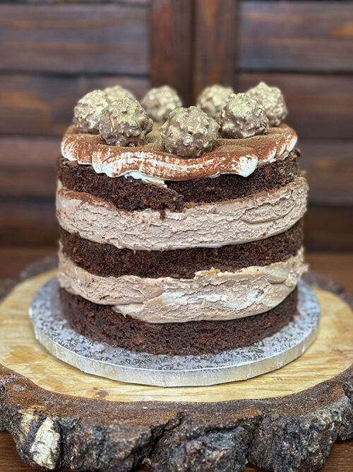 Tort Ferrero Rocher artizanal cu ciocolată și alune